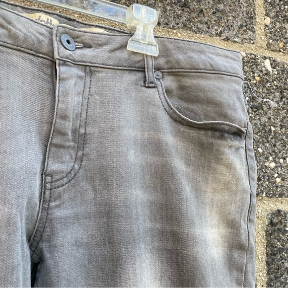 Size 10 women’s Jess gray with fade design extreme skinny - Picture 4 of 7